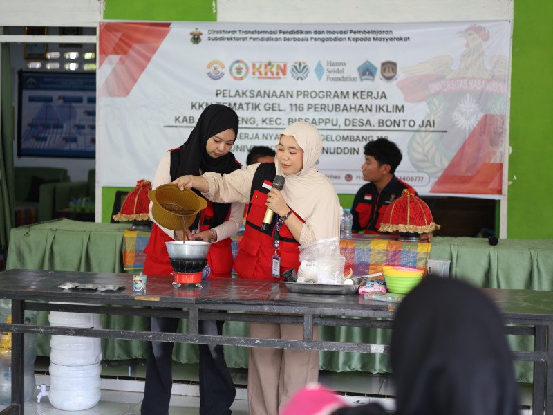 KKNT UNHAS Angkatan 116 Desa Bonto Jai Edukasi Pengolahan Limbah Organik dan Minyak Jelantah Menjadi Produk Bernilai Ekonomis